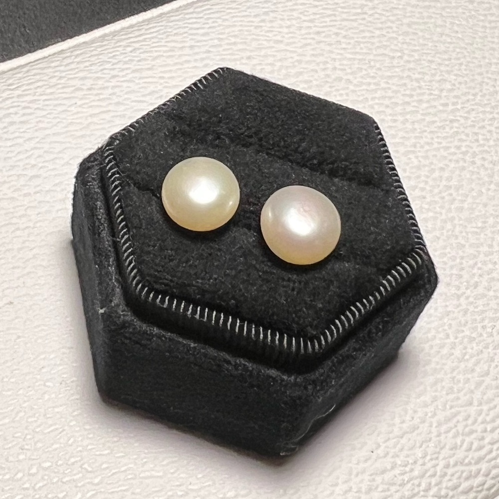 Champagne Freshwater Pearl Stud Earrings 14kt Yellow Gold